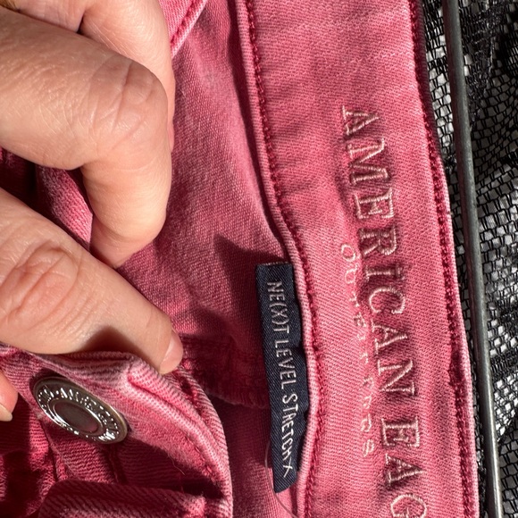 American Eagle next level pink ripped distressed jeggings. Size 2 - Picture 7 of 7